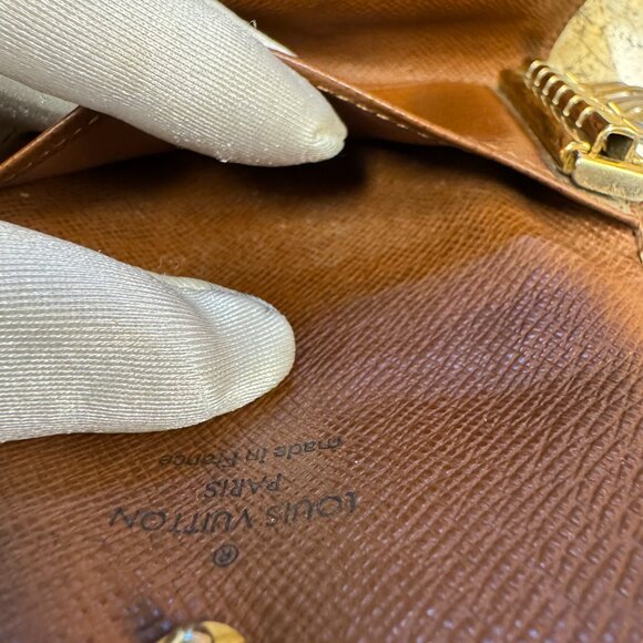 Louis Vuitton 6 Key Holder (Monogram) - Picture 7 of 10